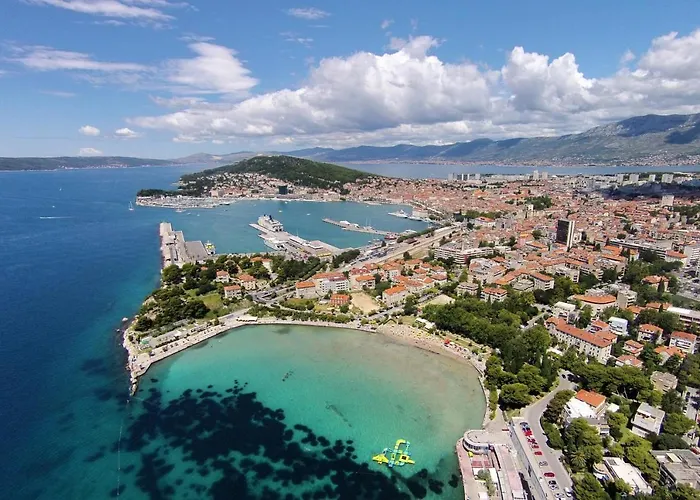 With A Parking Space - 13025 * Split